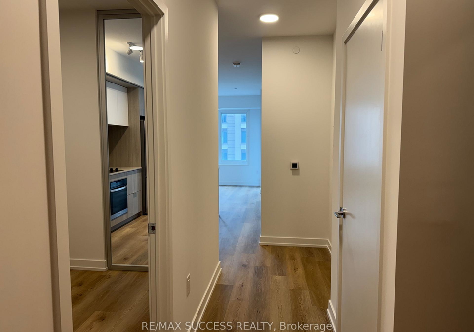 395-square-one-drive-mississauga-ontario-w13669636