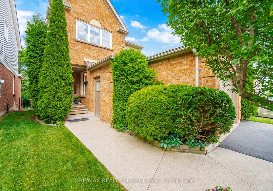 38-furrows-end-brampton-ontario-w13669862