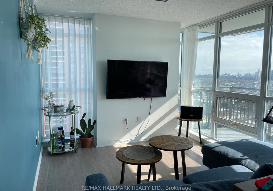 830-lawrence-avenue-w-toronto-north-york-ontario-w13669898