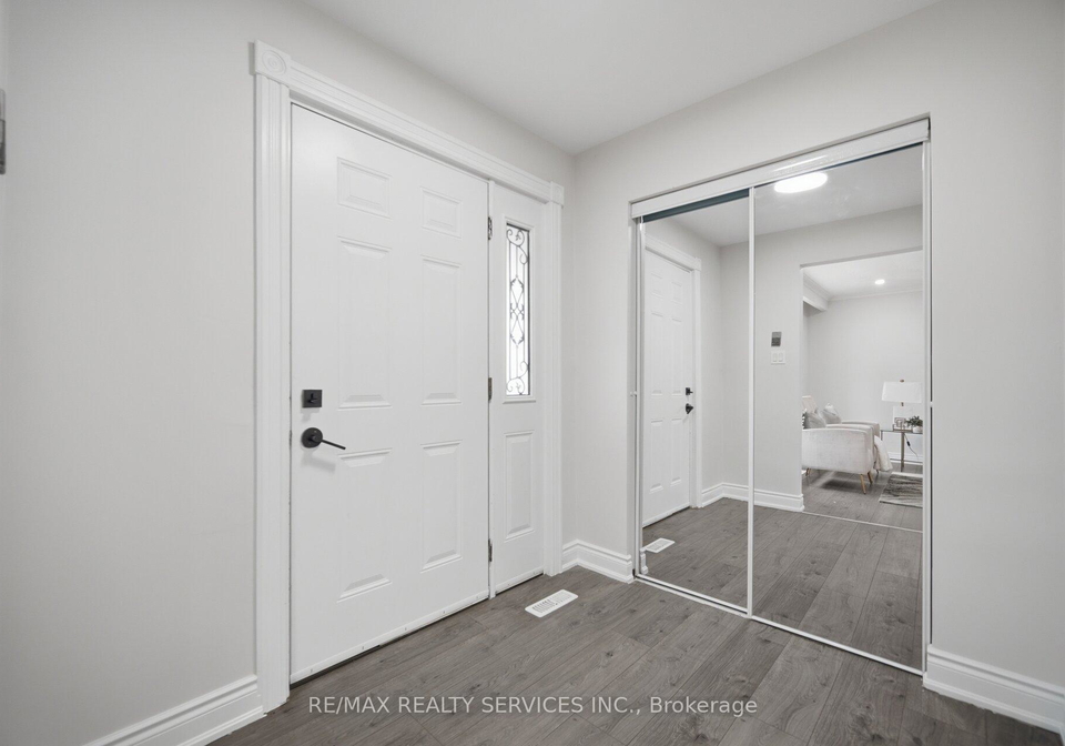 7493-netherwood-road-mississauga-ontario-w13670358