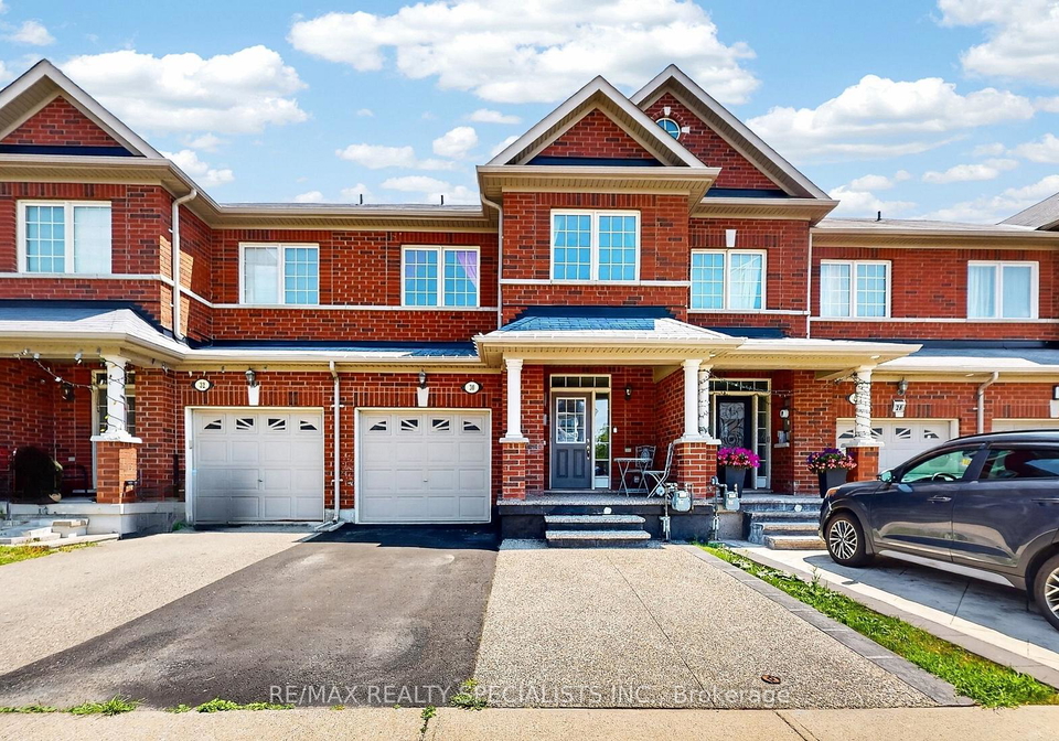 30-pendulum-circle-brampton-ontario-w13670538