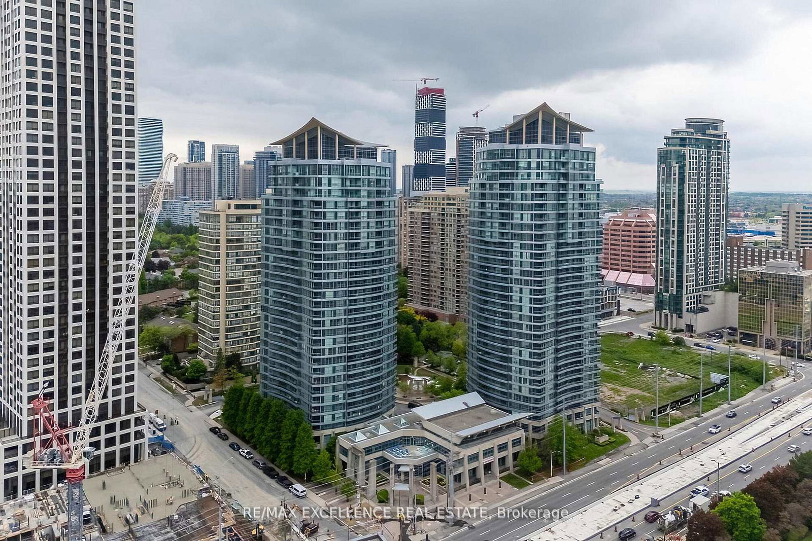 33-elm-drive-mississauga-ontario-w13670544