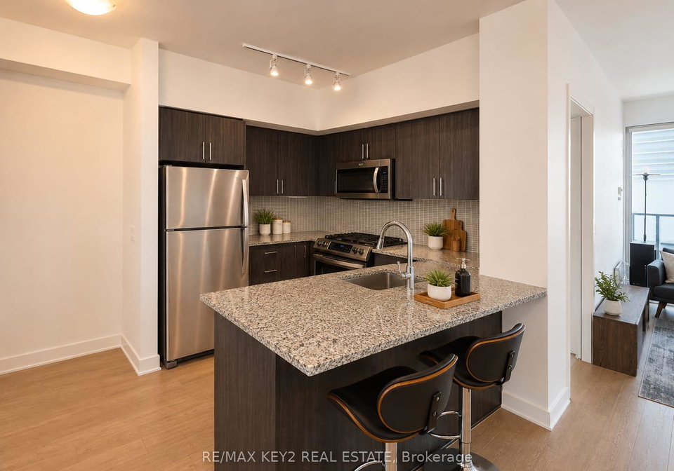 30-shore-breeze-drive-toronto-etobicoke-ontario-w13670596