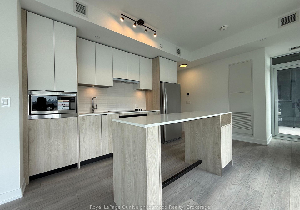 1007-the-queensway-toronto-etobicoke-ontario-w13670712