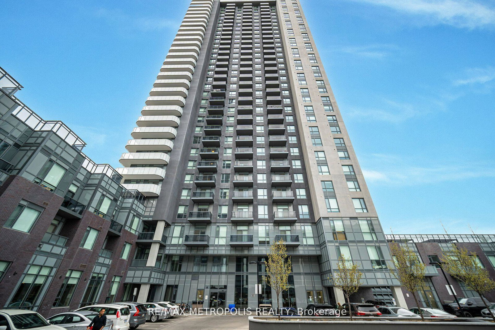 8-nahani-way-mississauga-ontario-w13671460