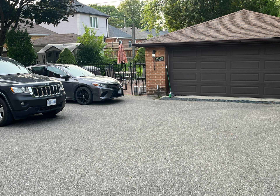 448-rimilton-avenue-toronto-etobicoke-ontario-w13671566