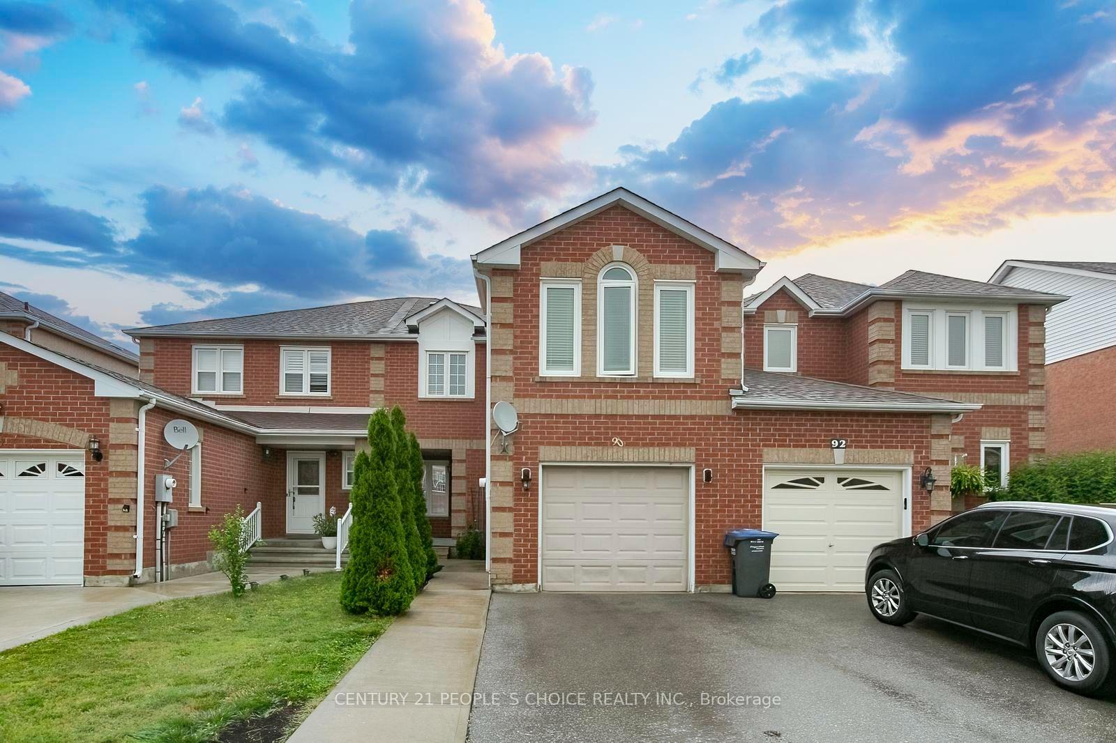 90-white-tail-crescent-brampton-ontario-w13671634