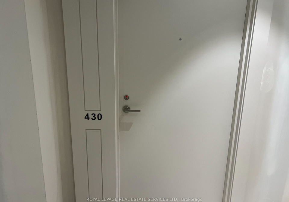 4010-eglinton-avenue-w-toronto-etobicoke-ontario-w13671654