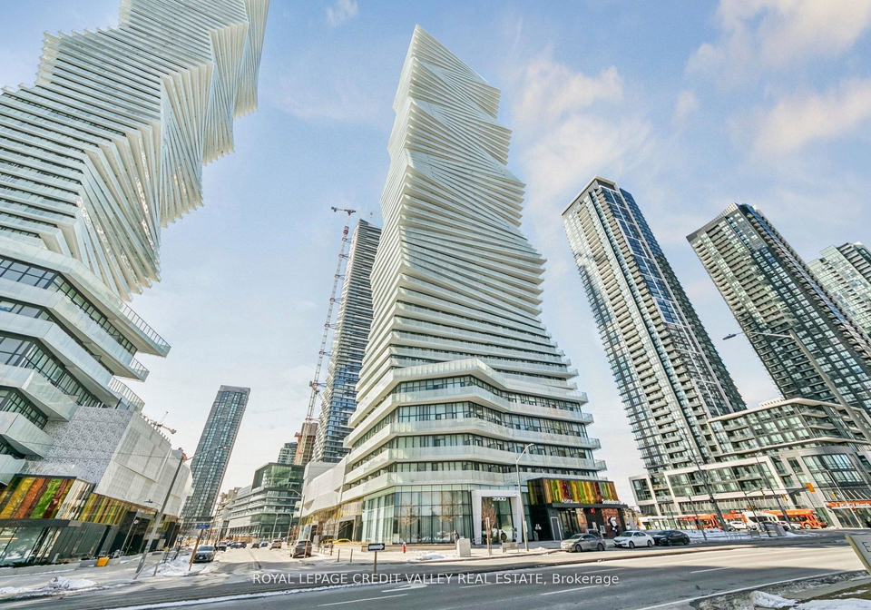 3900-confederation-parkway-mississauga-ontario-w13672096