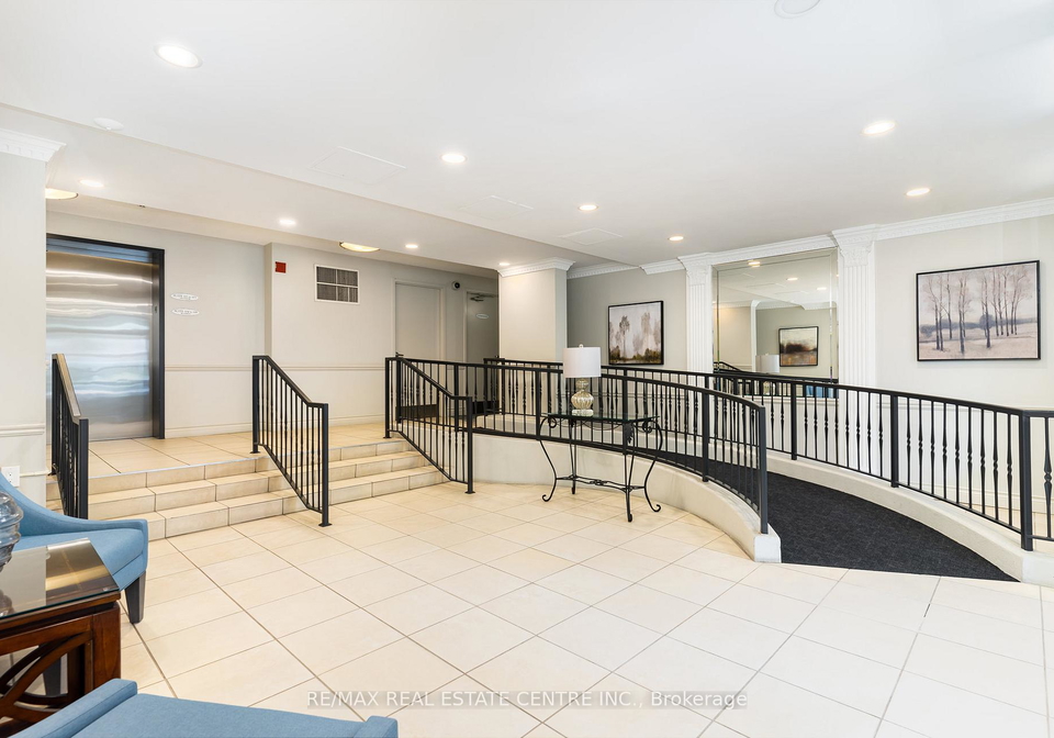 2301-parkhaven-boulevard-oakville-ontario-w13672134