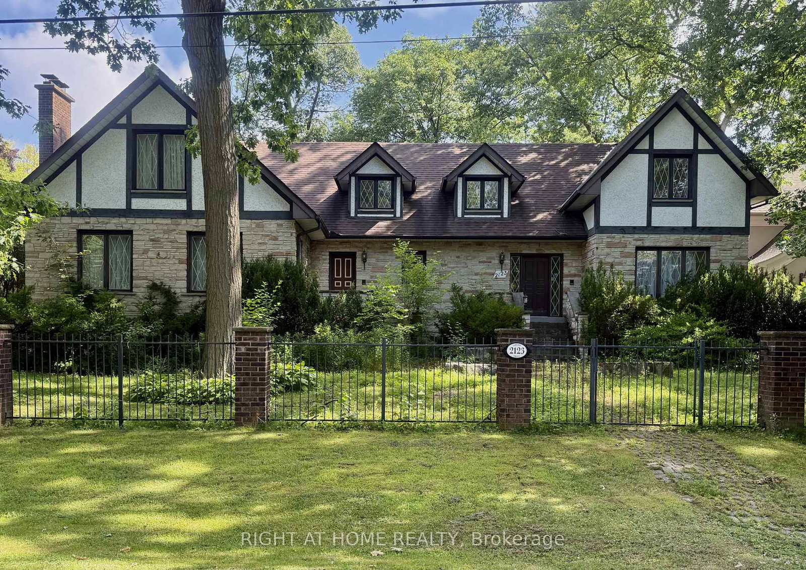 2123-gordon-drive-mississauga-ontario-w13672136