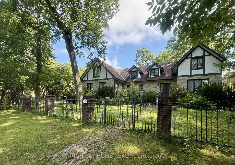 2123-gordon-drive-mississauga-ontario-w13672136