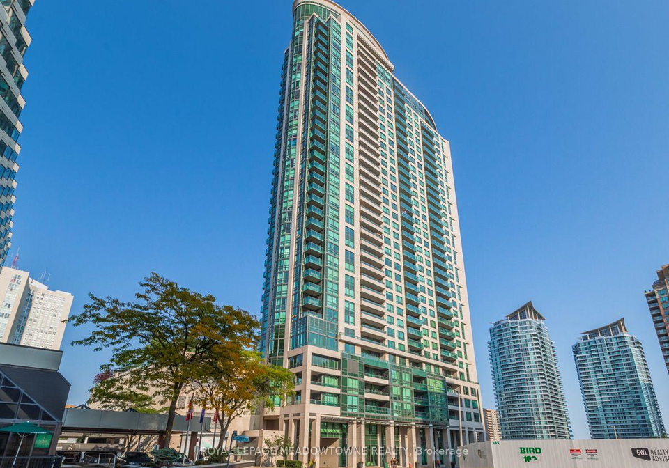 208-enfield-place-mississauga-ontario-w13672362
