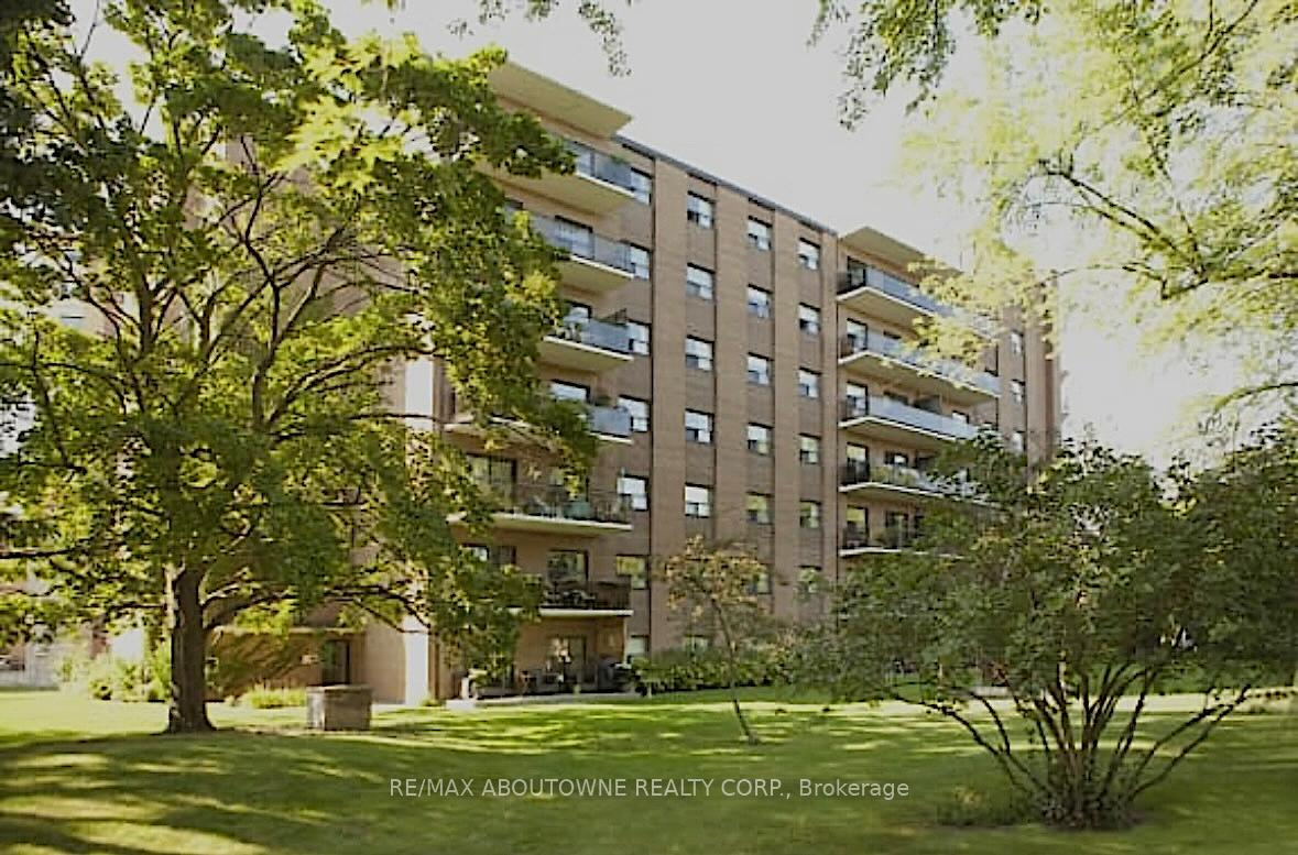135-allan-street-oakville-ontario-w13672440