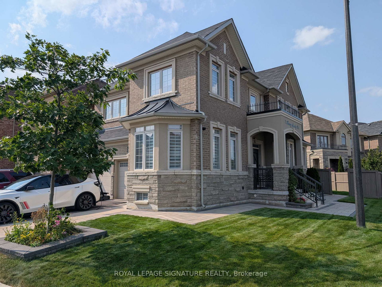 2-henry-moody-street-e-brampton-ontario-w13672448