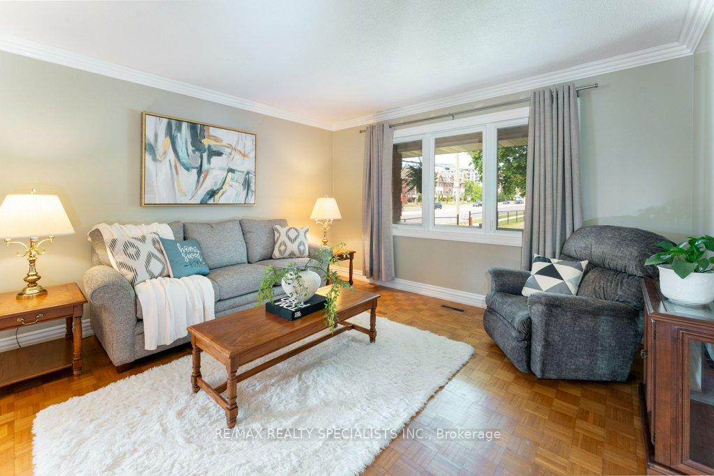 330-hickory-circle-oakville-ontario-w13673012