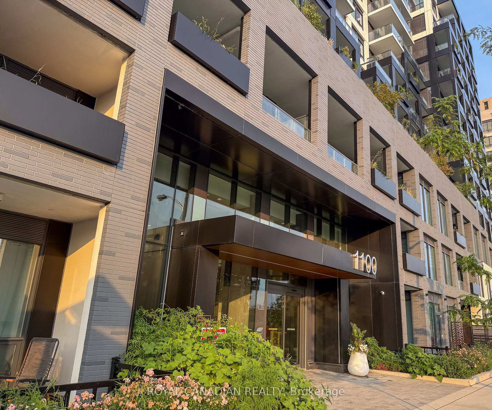 1100-sheppard-avenue-w-toronto-york-ontario-w13673280