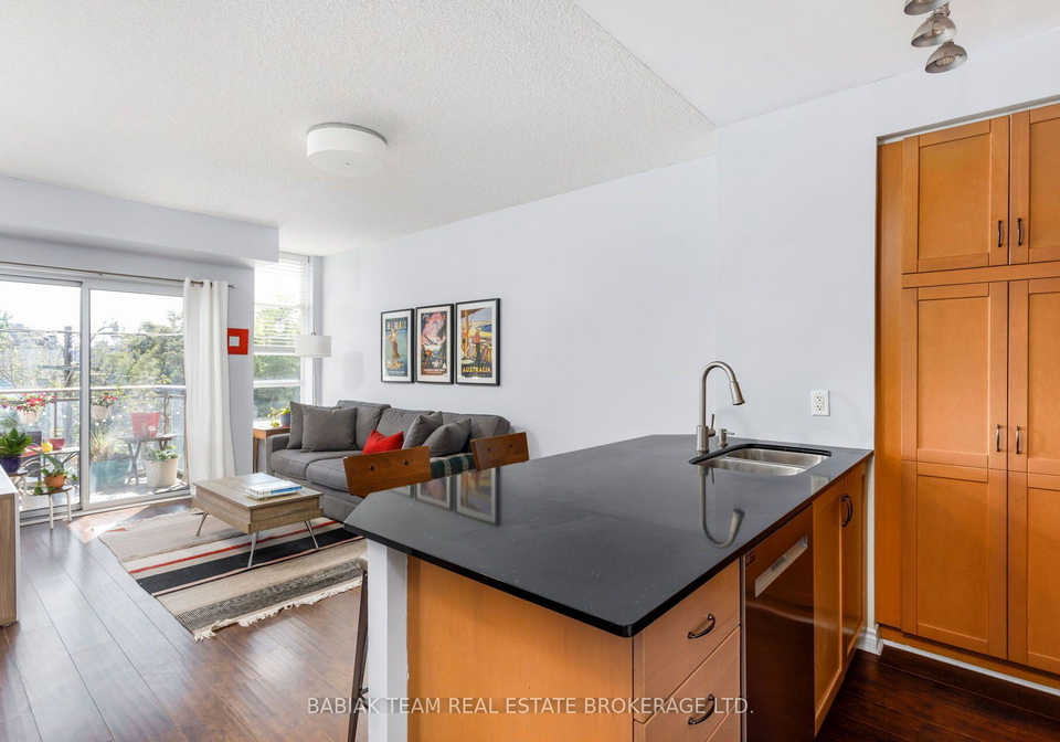2495-dundas-street-west-toronto-toronto-ontario-w13673324
