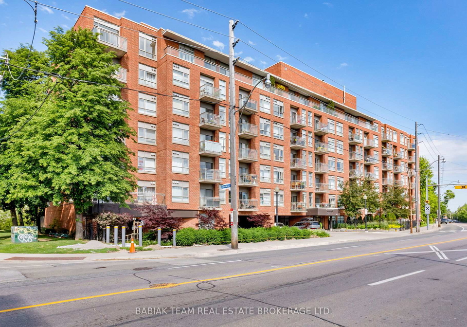 2495-dundas-street-west-toronto-toronto-ontario-w13673324