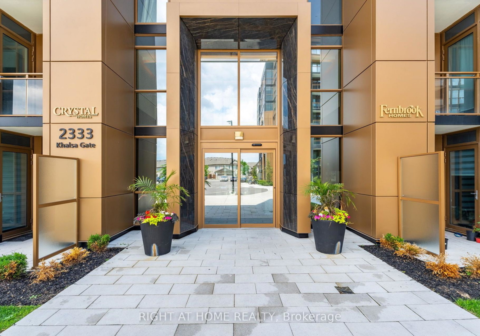 2333-khalsa-gate-oakville-ontario-w13673400
