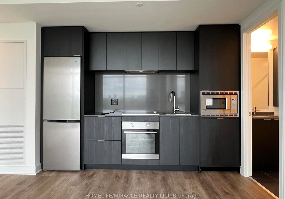86-dundas-street-e-mississauga-ontario-w13673492