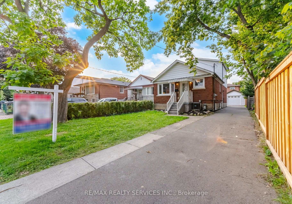 30-elder-avenue-toronto-etobicoke-ontario-w13673568