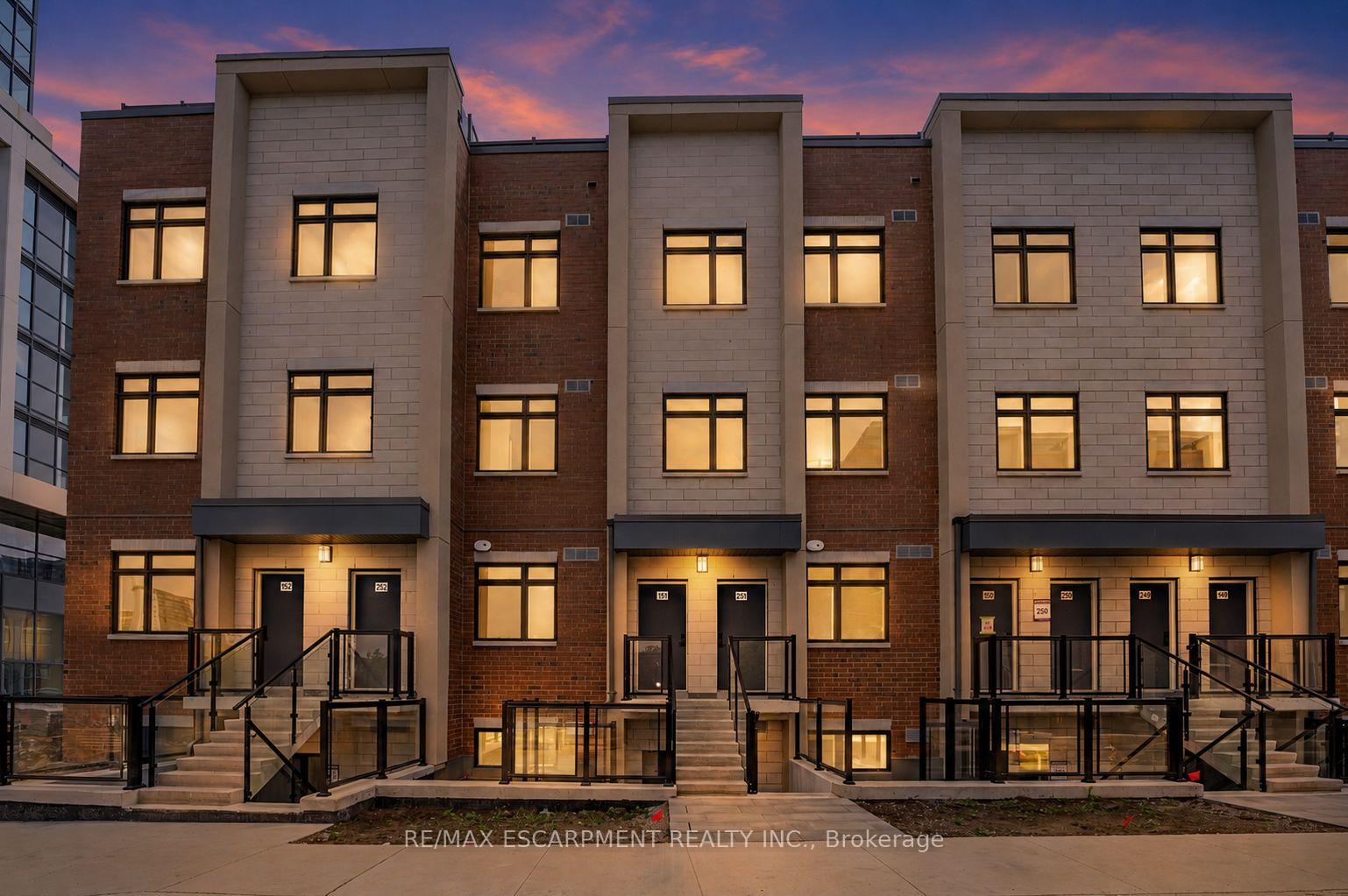 1075-douglas-mccurdy-common-mississauga-ontario-w13673708