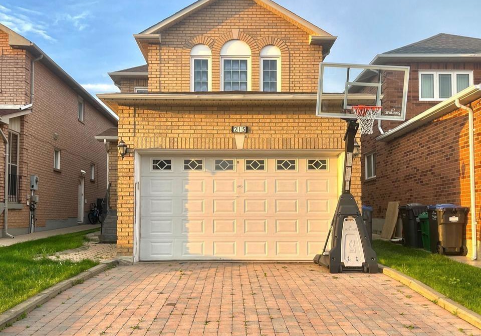 215-kingknoll-drive-brampton-ontario-w13673740