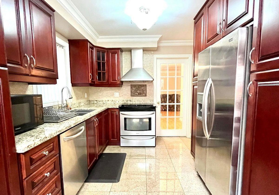 215-kingknoll-drive-brampton-ontario-w13673740