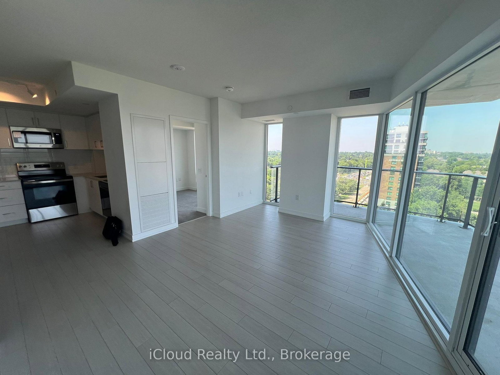 4010-eglinton-avenue-toronto-etobicoke-ontario-w13673918