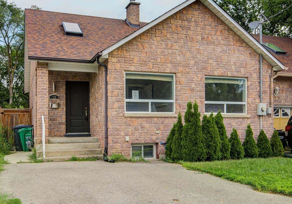 13-broadview-avenue-mississauga-ontario-w13674026