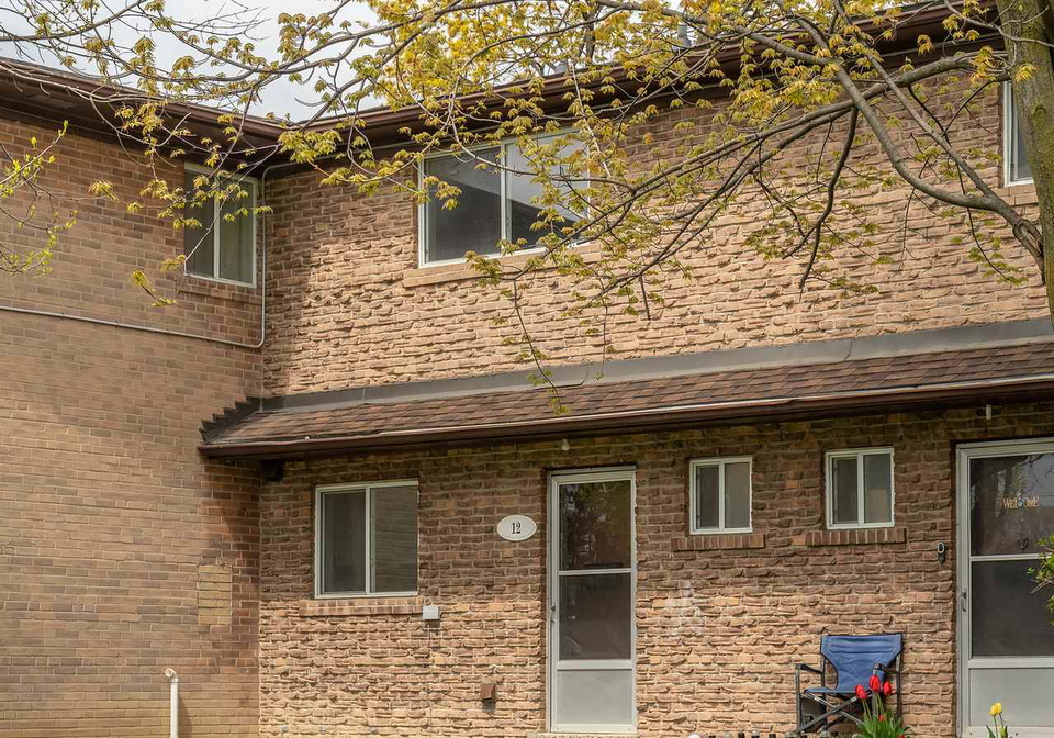 44-romfield-drive-toronto-york-ontario-w13674046