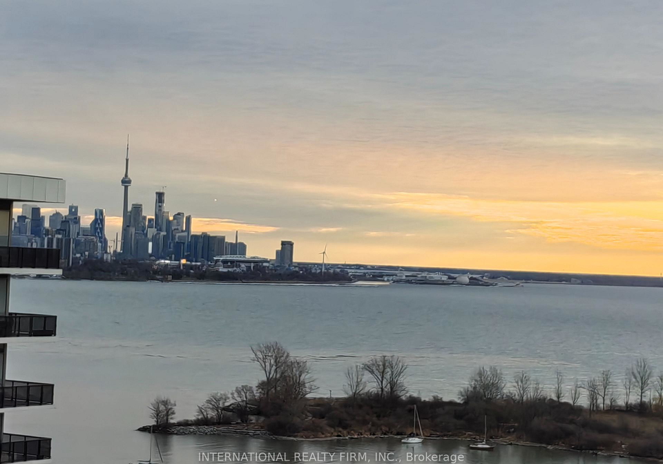 33-shore-breeze-drive-toronto-etobicoke-ontario-w13674098