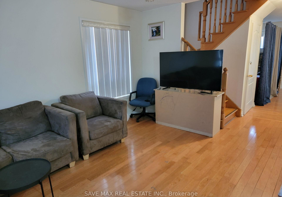 7-junction-crescent-brampton-ontario-w13674260