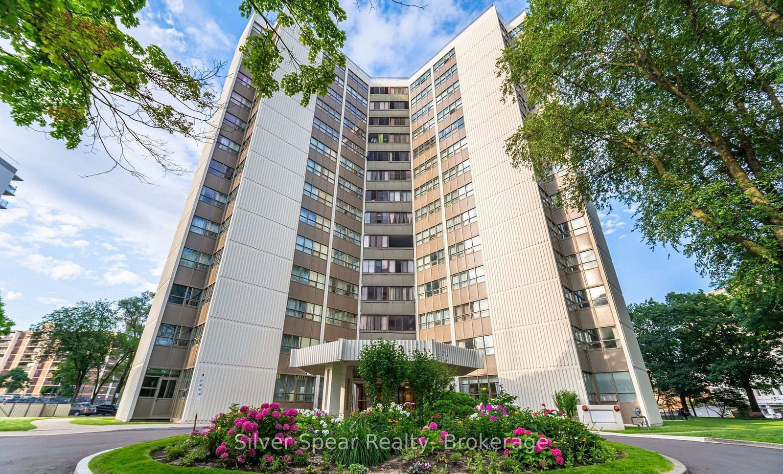 2323-confederation-parkway-mississauga-ontario-w13674336
