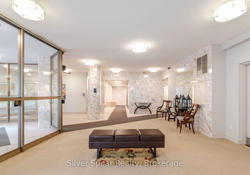 2323-confederation-parkway-mississauga-ontario-w13674336