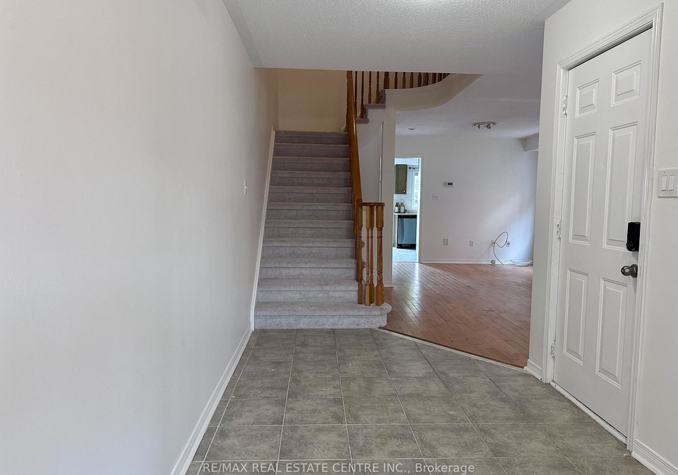 5673-flora-drive-burlington-ontario-w13674352