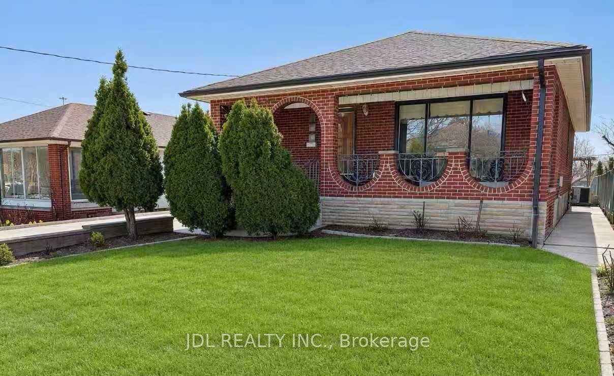 40-montana-avenue-toronto-york-ontario-w13674436