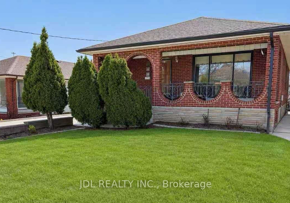 40-montana-avenue-toronto-york-ontario-w13674436
