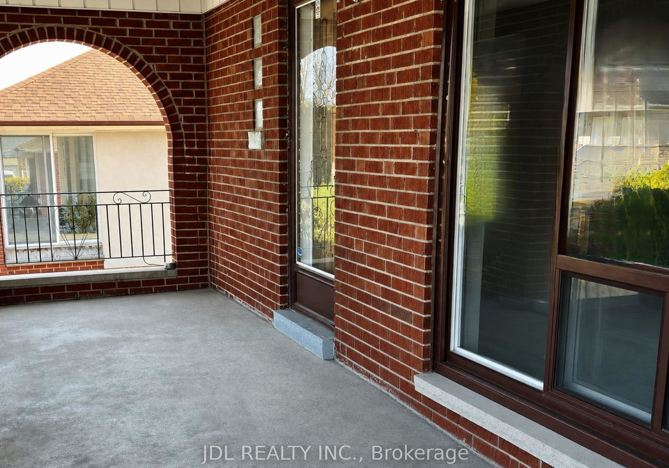 40-montana-avenue-toronto-york-ontario-w13674436