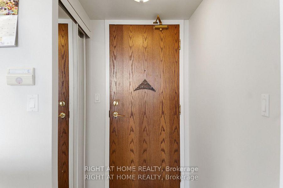 4879-kimbermount-avenue-mississauga-ontario-w13674442
