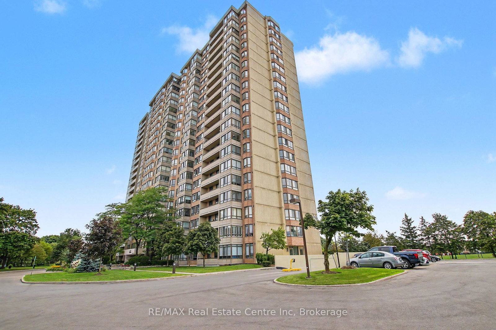 100-county-court-boulevard-brampton-ontario-w13674444