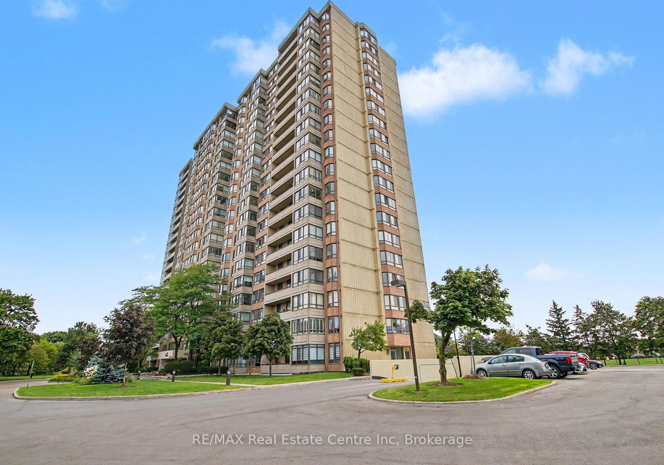 100-county-court-boulevard-brampton-ontario-w13674444