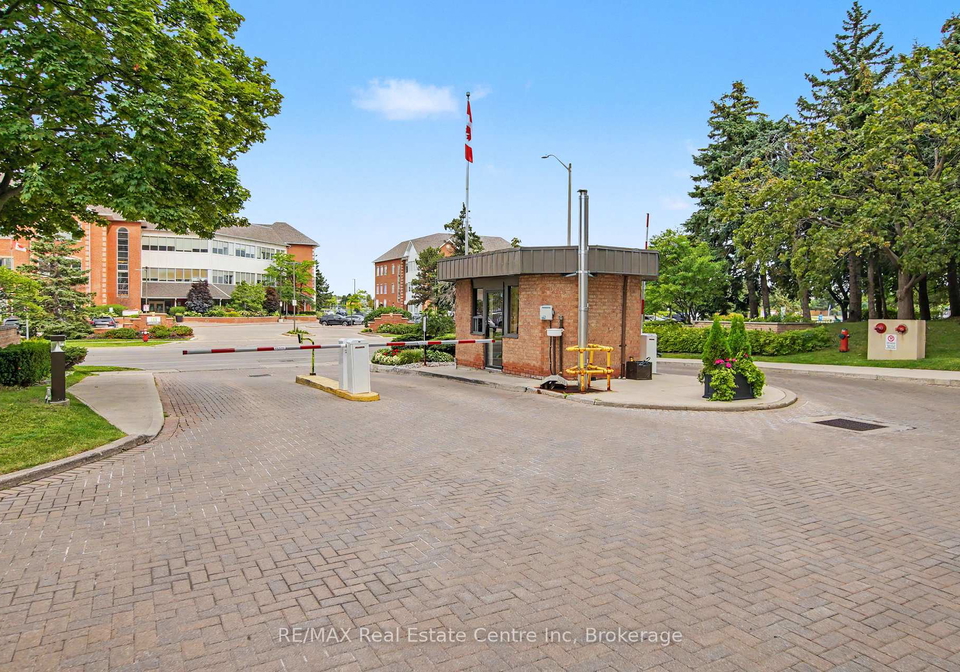 100-county-court-boulevard-brampton-ontario-w13674444