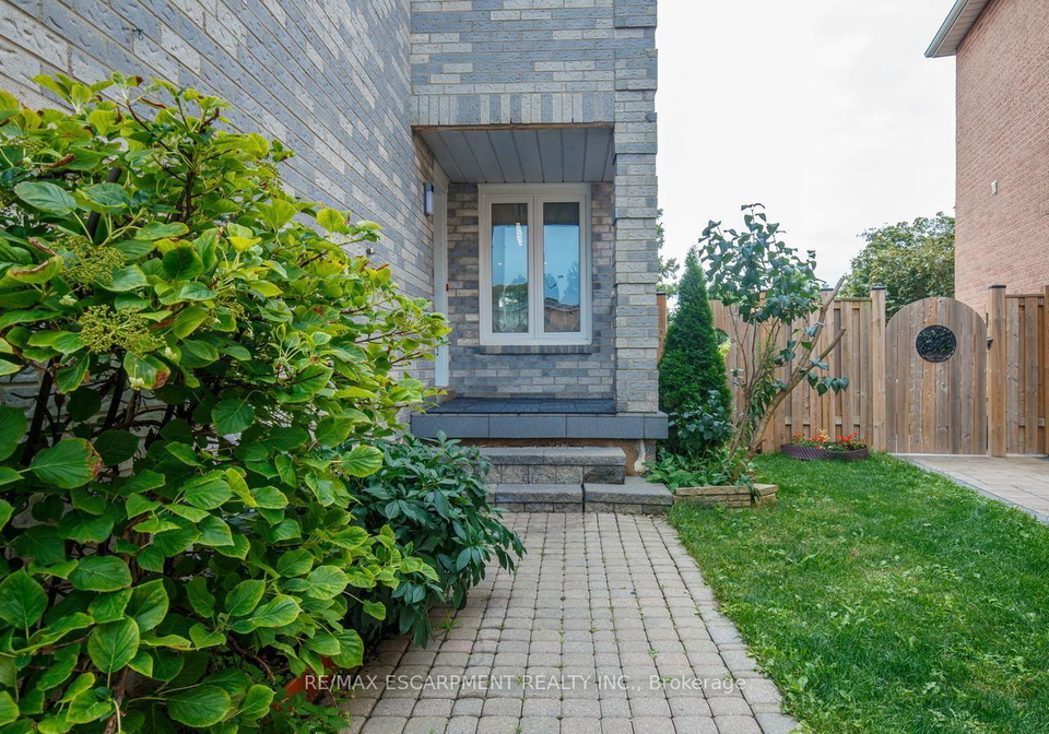2790-huntingdon-trail-oakville-ontario-w13674528