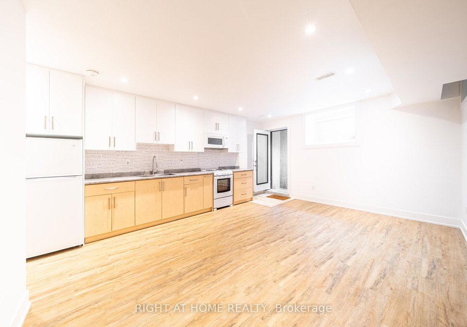 49b-east-drive-toronto-toronto-ontario-w13674660