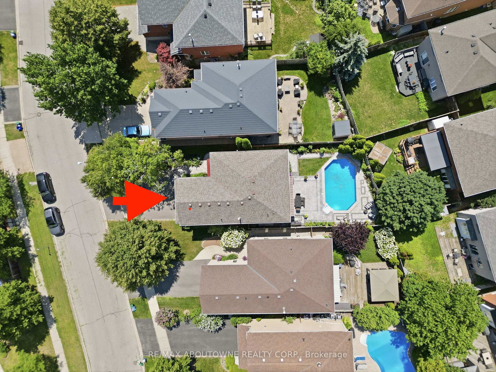 2216-norfolk-drive-oakville-ontario-w13674714