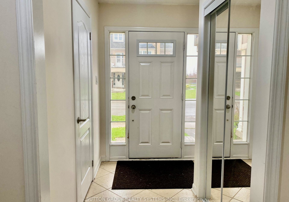 39-suitor-court-milton-ontario-w13674816