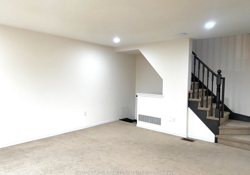39-suitor-court-milton-ontario-w13674816
