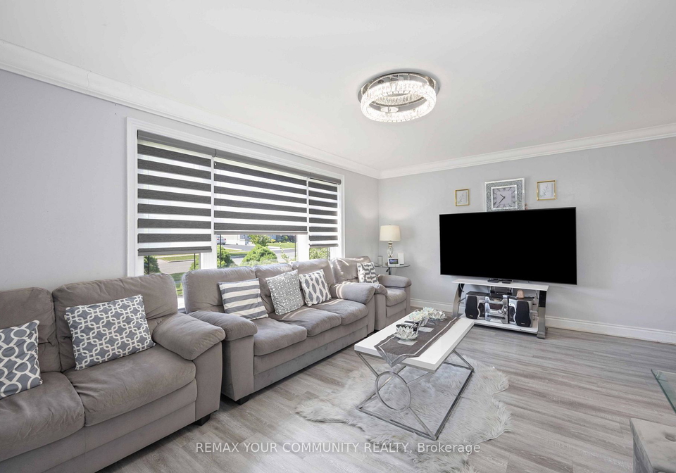 62-secroft-crescent-toronto-york-ontario-w13674860